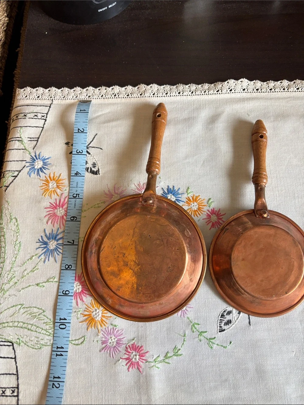 VINTAGE set of three decorative copper miniature frying pans with turned wooden